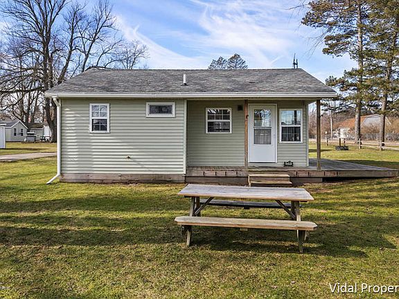 2nd image of 2749 Sandon Cir #3