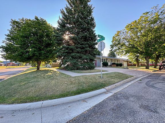 4th image of 1810 Utah Ave SE