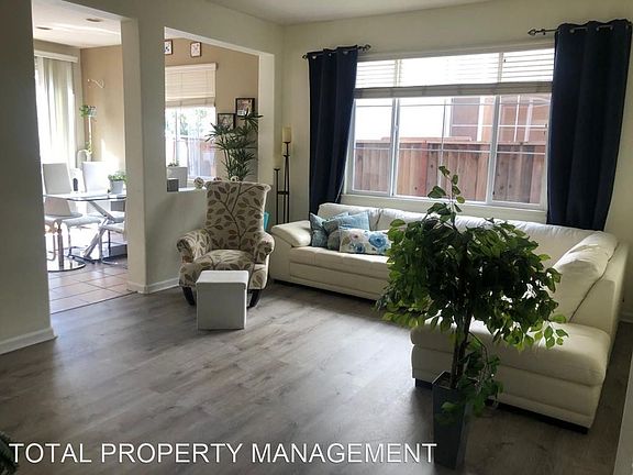 3rd image of 2145 Kingsbury Cir