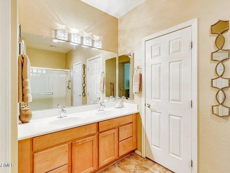 9746 E Coopers Hawk Dr — Photo 12