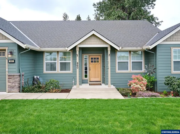 860 SE Darrow Rd, Estacada, OR 97023