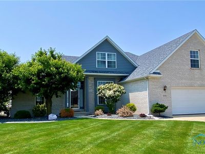 1609 Grand Bay Dr, Oregon, OH, 43616