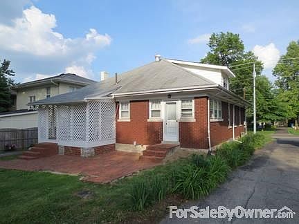 912 Tates Creek Road
						:
						Rear view