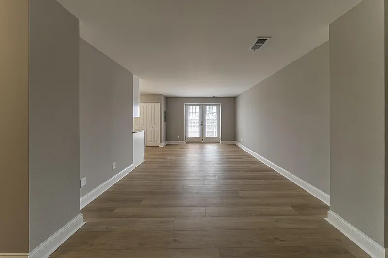 2 bed, 1.0 bath, 941 sqft, $1,195 — Photo 4