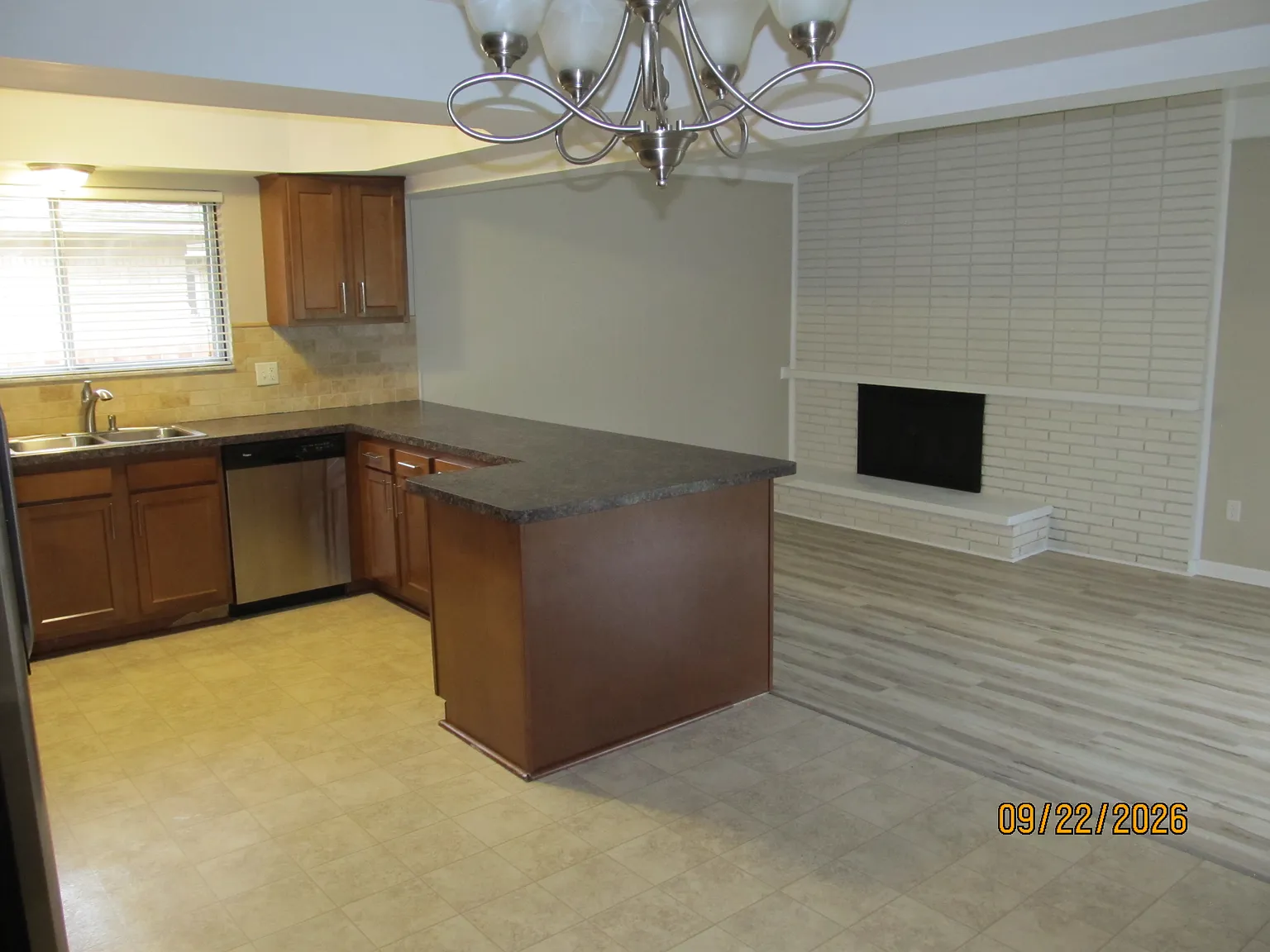 3 bed, 1571 sqft, $2,400 — Photo 4