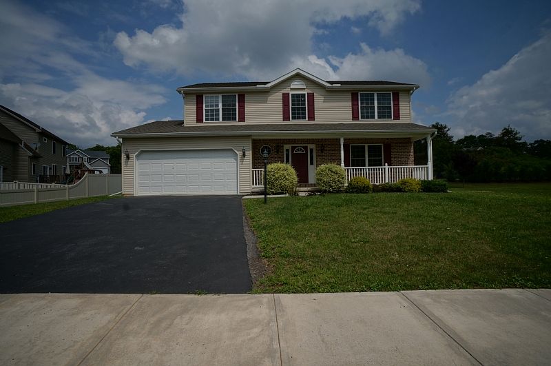 1st image of 10 Mountain Crest Way