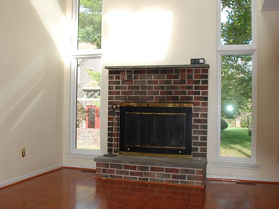 3rd image of 28 Knox Ct