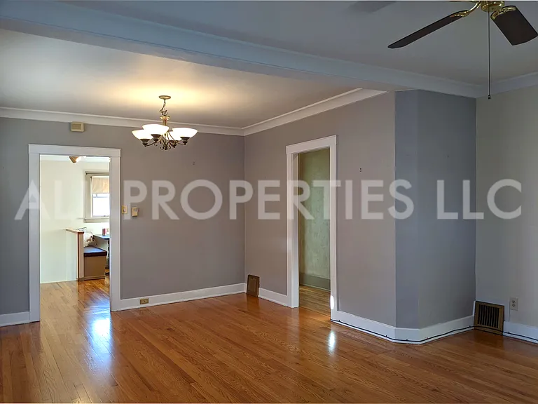 557 S Race St — Photo 11