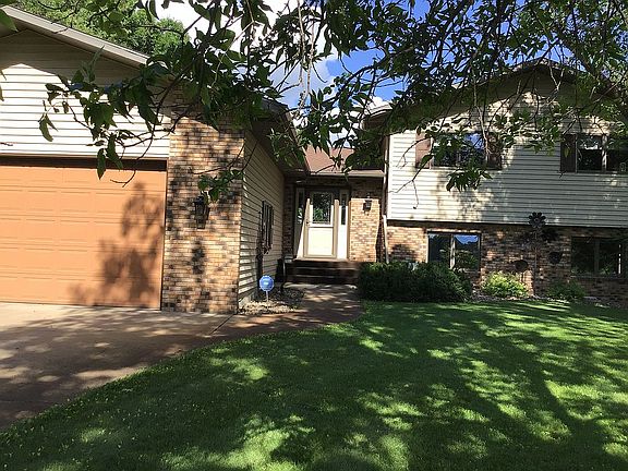2nd image of 50 30th Ave N