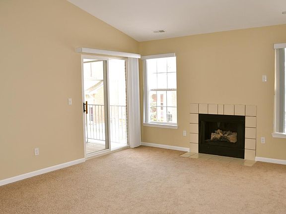 5th image of 16509 Glenpointe Dr