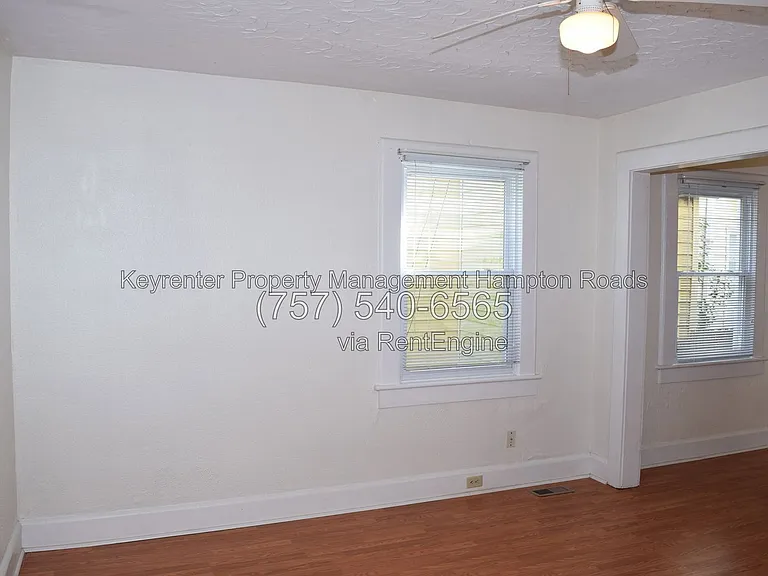 857 W 41st St — Photo 2