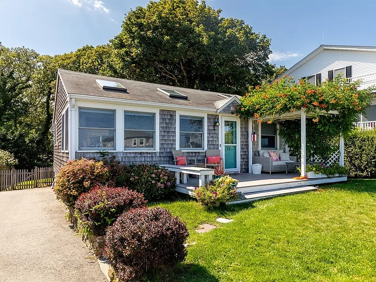 37 John Alden Rd #37 — Photo 1