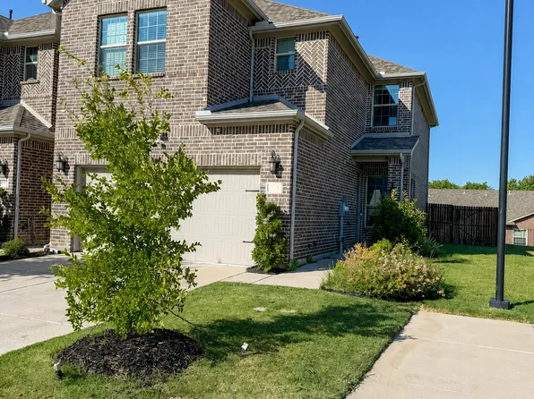 573 Hutchinson Ln, Lewisville, TX 75077
