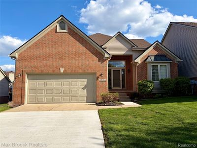 6166 Lochmore Dr, Commerce Township, MI, 48382