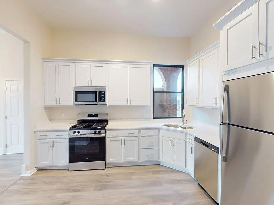 Approximate pic of kitchen. This unit will have an island that seats 3 people