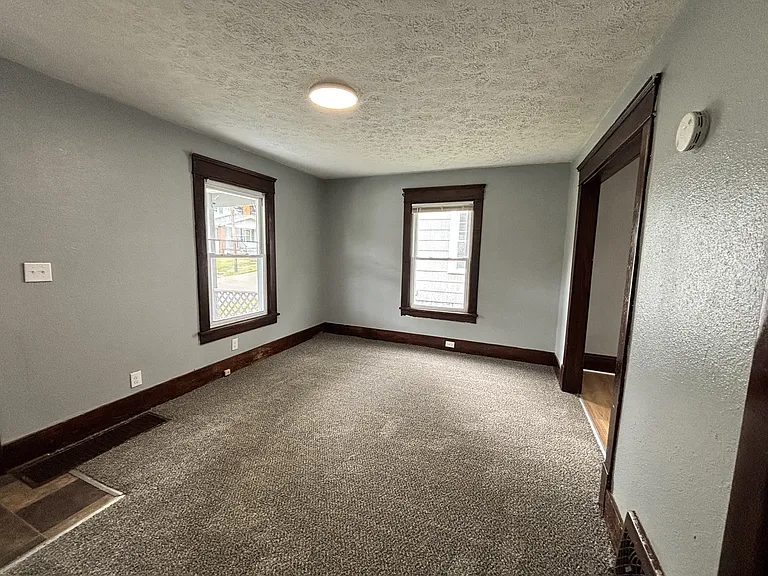 934 Green Ave SW — Photo 8