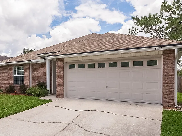 8073 Leafcrest Dr — Photo 2