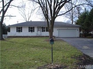 20 Devore Dr, Ballwin, MO 63011