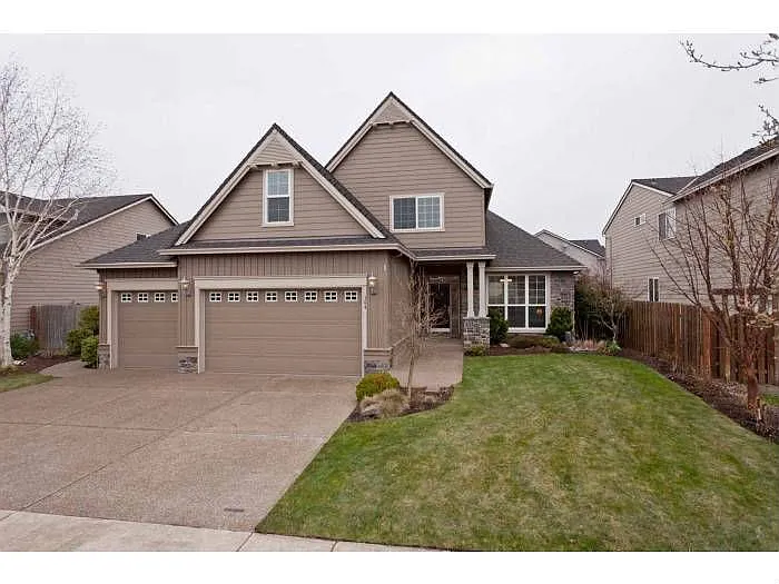 364 SE 14th Pl photo 1