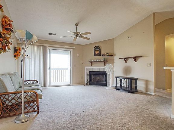 3rd image of 8824 Eagleview Dr APT 6