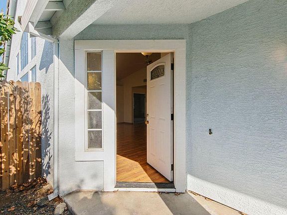 3rd image of 3441 Birchdale Way