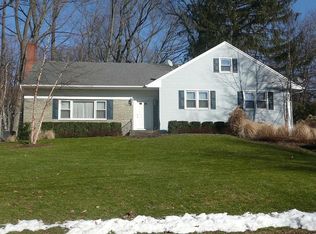 27 Fairfield Dr, Morristown, NJ 07960