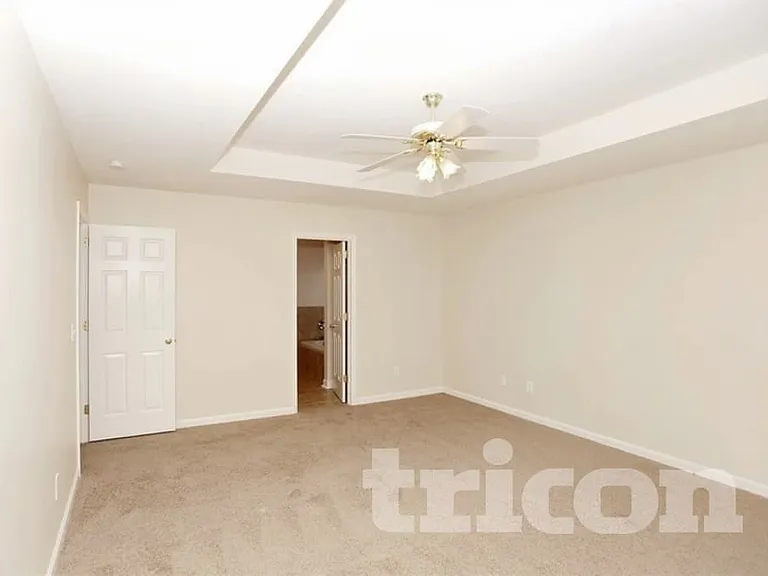 105 Saddlebridge Ln — Photo 10
