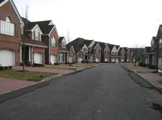 36 Schmidt Cir #36, Watchung, NJ 07069
