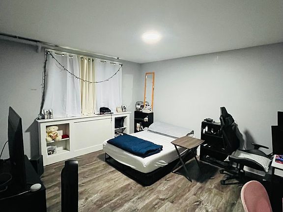 5th image of 101 Winnie St #B2