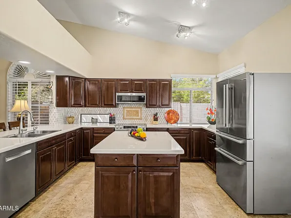 2034 E DIAS Drive, Gilbert, AZ 85234