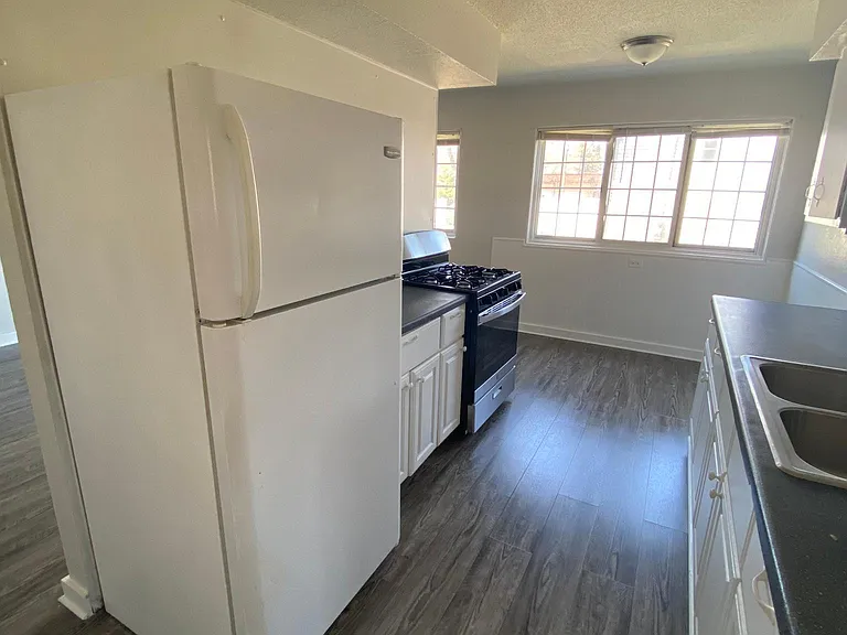 646 22nd Ave NE #8 — Photo 1