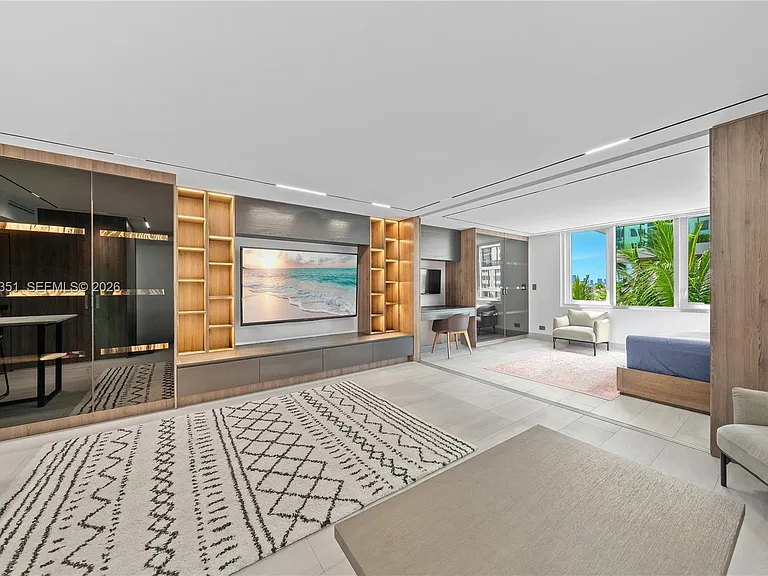 2301 Collins Ave #432 — Photo 9