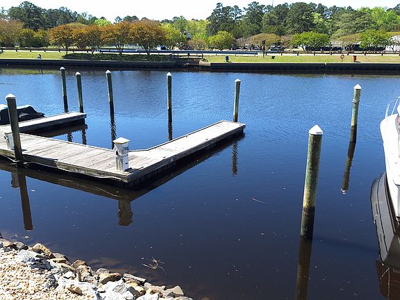 Boat Slip (for larger boat) is included with this condo rental.