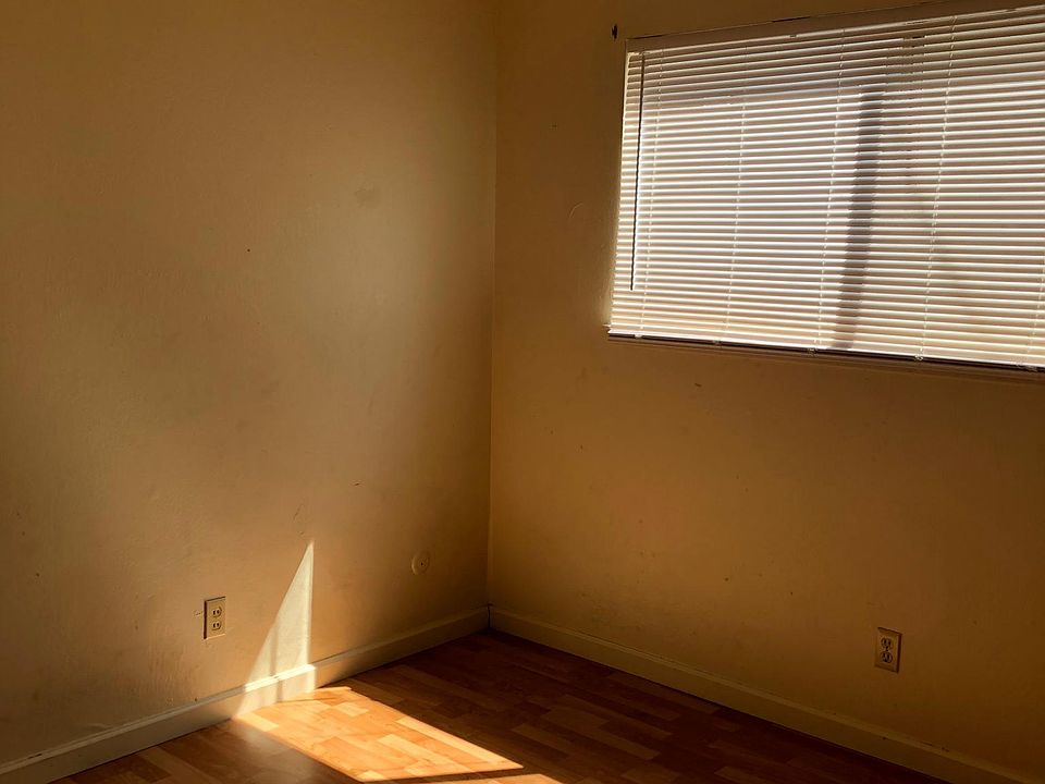 2nd image of 662 Chestnut St APT 3