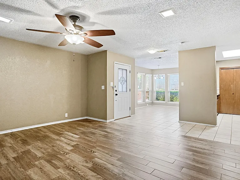 6430 Lago Vista Dr — Photo 6