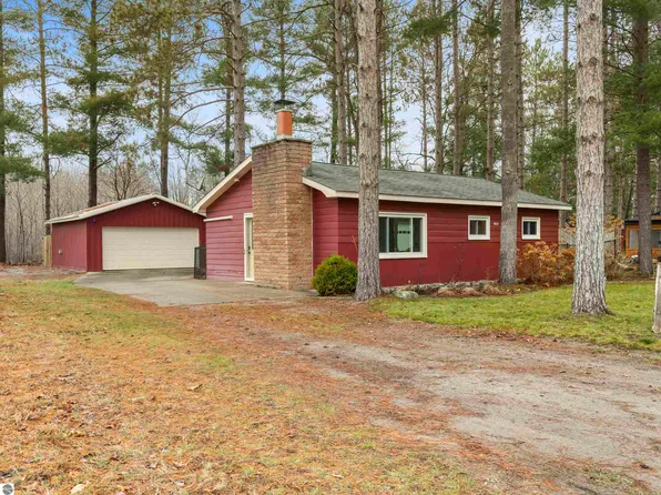 3111 S Freeman Blvd, Mesick, MI 49668