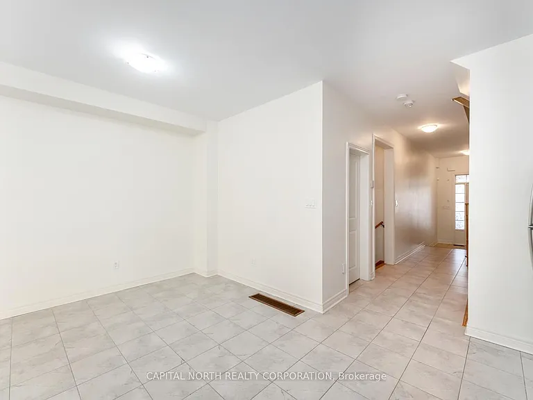 84 Fortis Cres — Photo 10