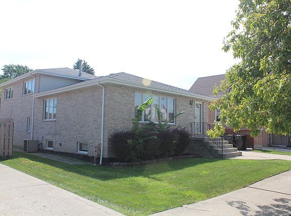 2nd image of 3043 N Oriole Ave