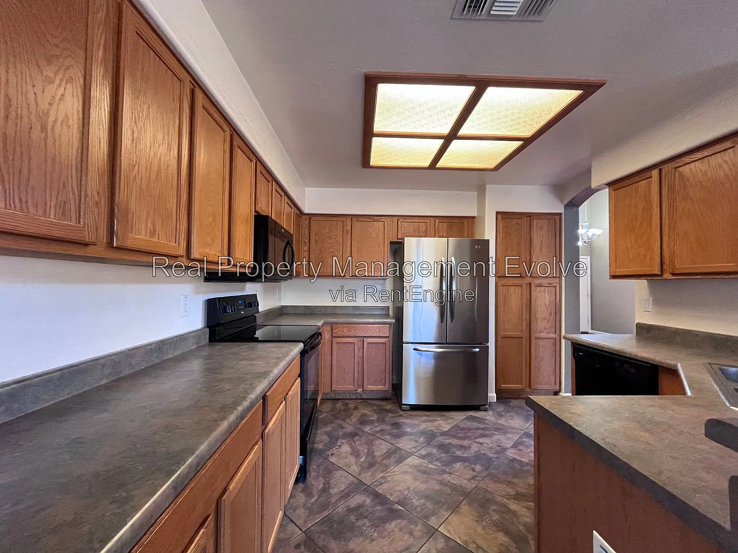 3 bed, 2.5 bath, 1772 sqft, $1,995 — Photo 3