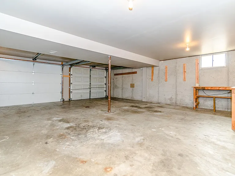 100 NE 101st Pl — Photo 30