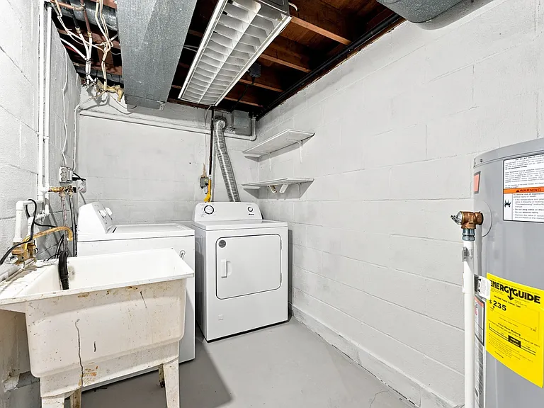56 Pointview Rd — Photo 30