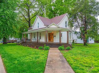 203 Oglesby Ave, Lincoln, IL 62656