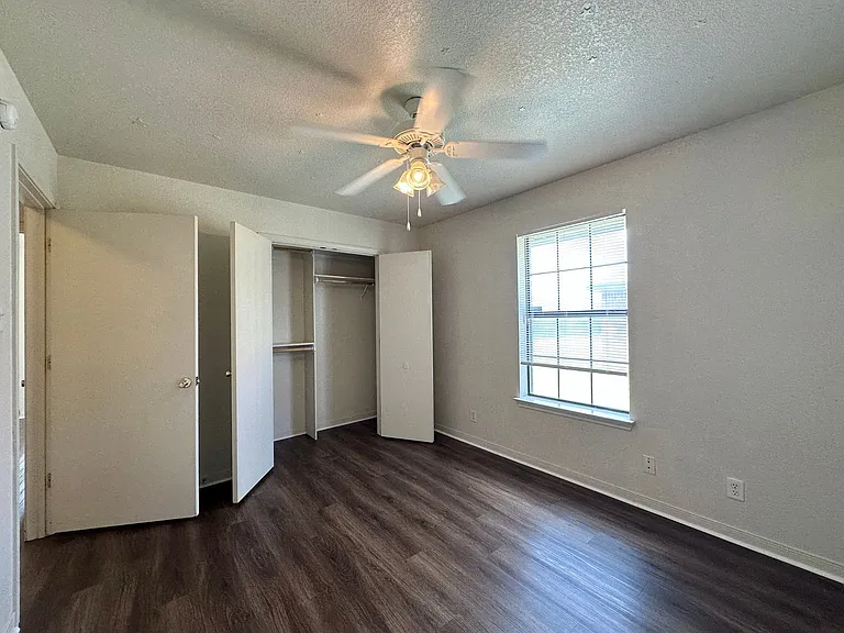 4311 Thunder Creek — Photo 17