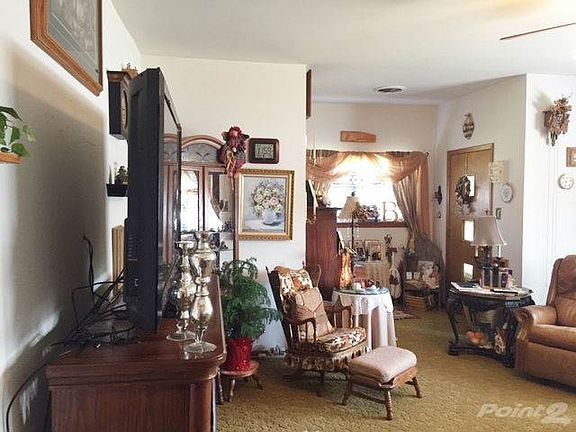 FRONT LIVING AREA