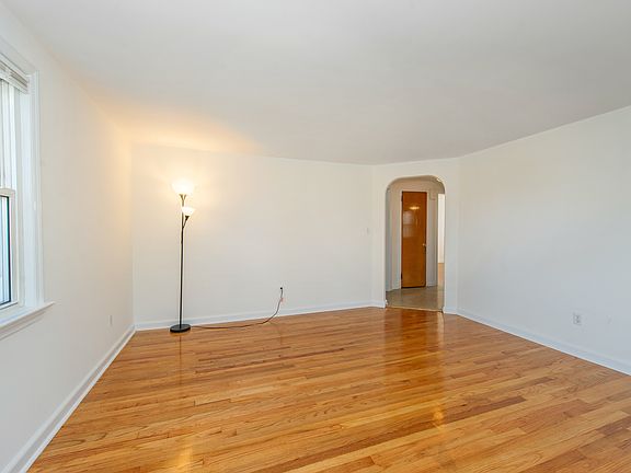 4th image of 46 Salter Pl Floor 2