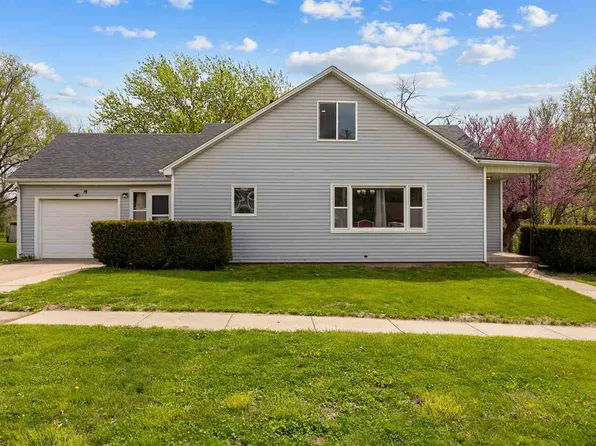121 N 6th St, West Branch, IA 52358