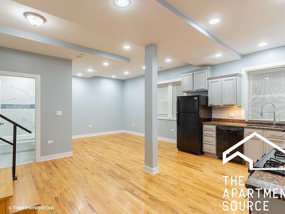 1st image of 1430 N Maplewood Ave #102A