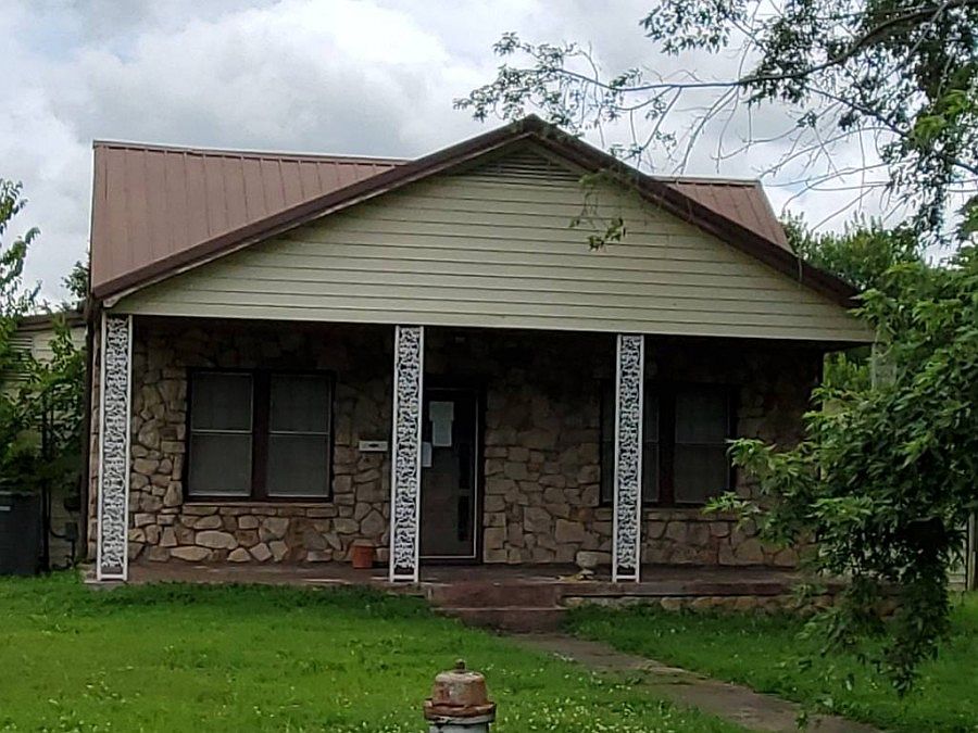 1st image of 200 Wallace Ave