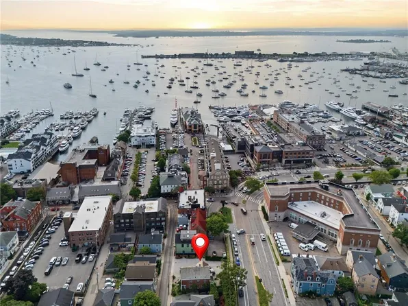 20 Fair St, Newport, RI 02840