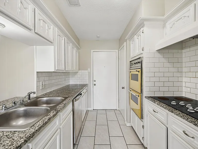 25114 Spring Ridge Dr — Photo 11